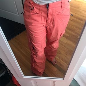 Snowboard pants in beautiful coral